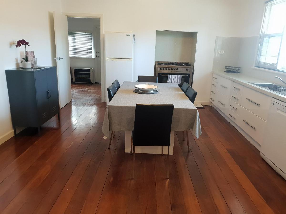 Leisurely Manor - Spacious Three Bedroom Home In Fremantle Exterior photo
