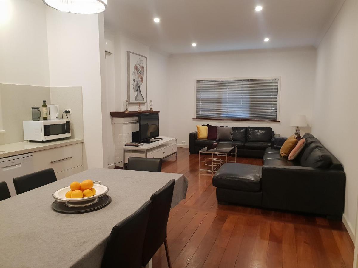 Leisurely Manor - Spacious Three Bedroom Home In Fremantle Exterior photo